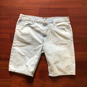 White washed Levi’s jeans shirts W42